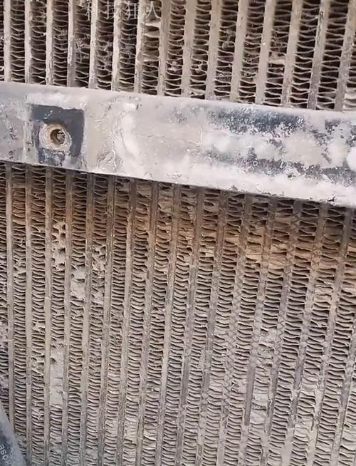 水箱清洗新选择 专业清洁剂让工程设备水箱安全无损伤